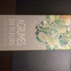 Eau de toilette agrumes en fleurs