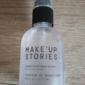 Spray fixateur de maquillage